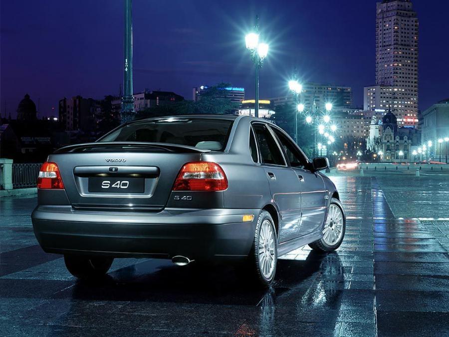  Volvo S40 2002 года  (фото 8 из 14)